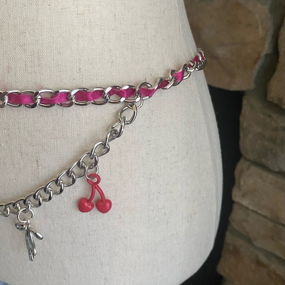 NWT-BETSEY JOHNSON-WOMENS SILVER AND PINK CHAIN BELT WITH CHARMS-SIZE M/L - Picture 7 of 15